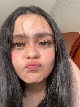 Snapshot of Selena_Roa chatting on 19, 4, 2026 Selena Roa online show from 19, 4, 2026