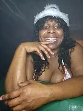 Snapshot of BluEternity84 chatting on 29, 10, 2025 BluEternity84 online show from 29, 10, 2025