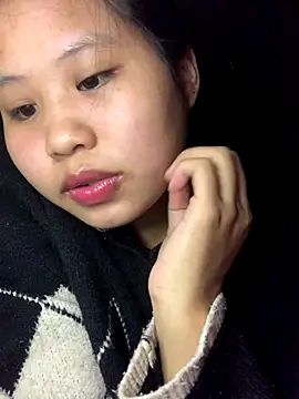 Snapshot of Miuu-Miuu chatting on 23, 11, 2025 Miuu-Miuu online show from 23, 11, 2025