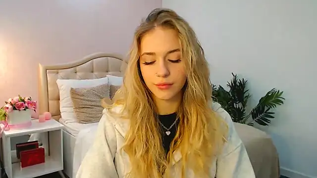 sassy cutie online show from 22, 10, 2025