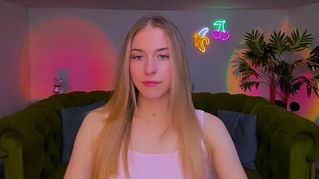 sassy cutie online show from 13, 11, 2025