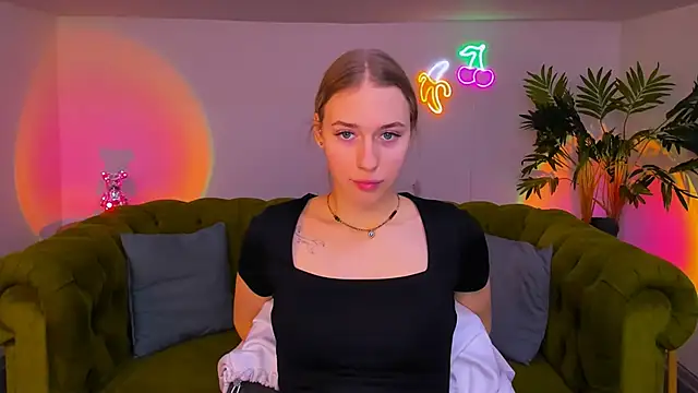 sassy cutie online show from 1, 12, 2025