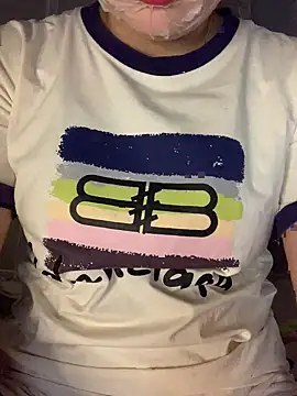 Snapshot of helo-kitty chatting on 4, 4, 2026 helo-kitty online show from 4, 4, 2026