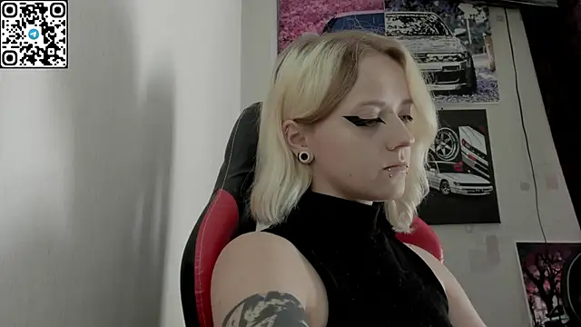 Snapshot of Holy_Mistress_S chatting on 14, 7, 2026 Holy Mistress S online show from 14, 7, 2026