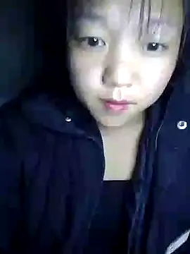 Snapshot of Quynhsumon chatting on 23, 11, 2025 Quynhsumon online show from 23, 11, 2025