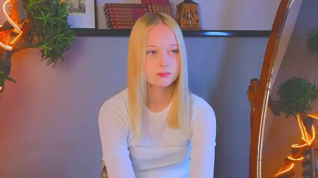 Snapshot of YungLyssy chatting on 26, 10, 2025 YungLyssy online show from 26, 10, 2025