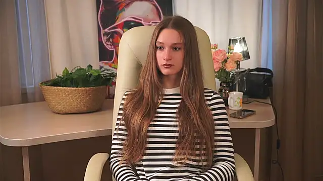 Snapshot of CharaDuff chatting on 24, 10, 2025 CharaDuff online show from 24, 10, 2025