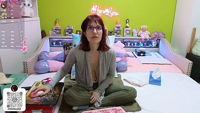 Snapshot of _HeraLuna_ chatting on 13, 3, 2026 HeraLuna online show from 13, 3, 2026