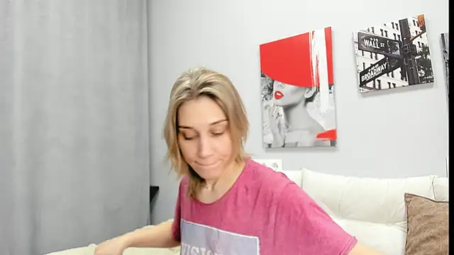 Snapshot of Tenderly_Sophie chatting on 8, 2, 2026 Tenderly Sophie online show from 8, 2, 2026