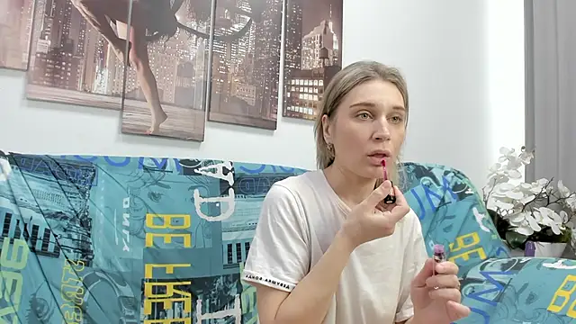 Snapshot of Tenderly_Sophie chatting on 8, 3, 2026 Tenderly Sophie online show from 8, 3, 2026