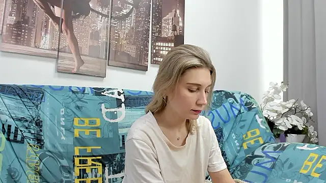 Snapshot of Tenderly_Sophie chatting on 9, 3, 2026 Tenderly Sophie online show from 9, 3, 2026