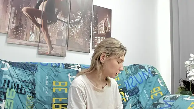 Snapshot of Tenderly_Sophie chatting on 13, 3, 2026 Tenderly Sophie online show from 13, 3, 2026