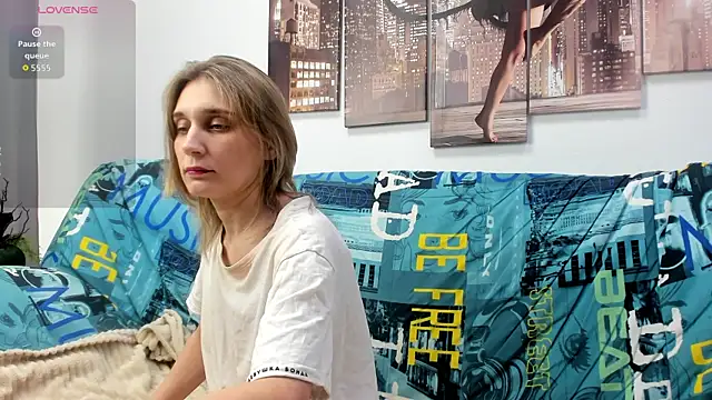 Snapshot of Tenderly_Sophie chatting on 10, 4, 2026 Tenderly Sophie online show from 10, 4, 2026