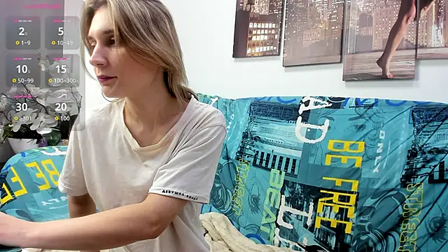 Snapshot of Tenderly_Sophie chatting on 12, 4, 2026 Tenderly Sophie online show from 12, 4, 2026