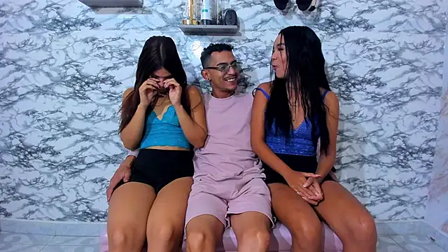 Snapshot of DoublePleasureX_ chatting on 14, 11, 2025 DoublePleasureX online show from 14, 11, 2025