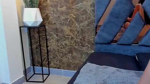 sydney miller  online show from 25, 10, 2025