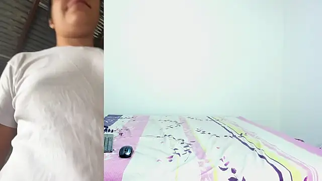 AshleyDeLuca  online show from 19, 12, 2025