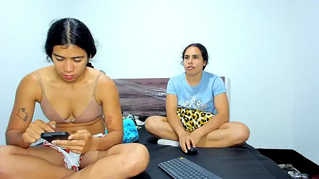 AshleyDeLuca  online show from 2, 2, 2026