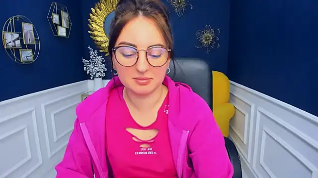 Snapshot of NoraSimons chatting on 6, 3, 2026 NoraSimons online show from 6, 3, 2026