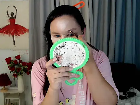 KeraMitenaa online show from 13, 11, 2025