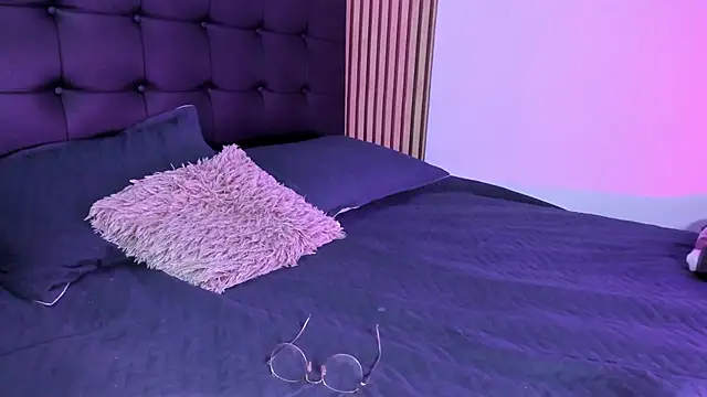 Scarlet DLuce online show from 31, 10, 2025