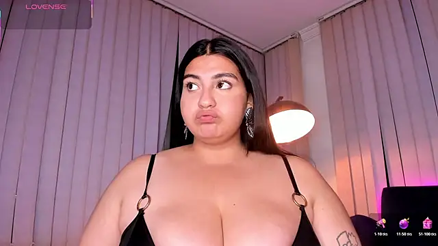 Snapshot of kendra_crow chatting on 30, 11, 2025 kendra crow online show from 30, 11, 2025