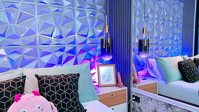 AdelineJhones online show from 20, 3, 2026