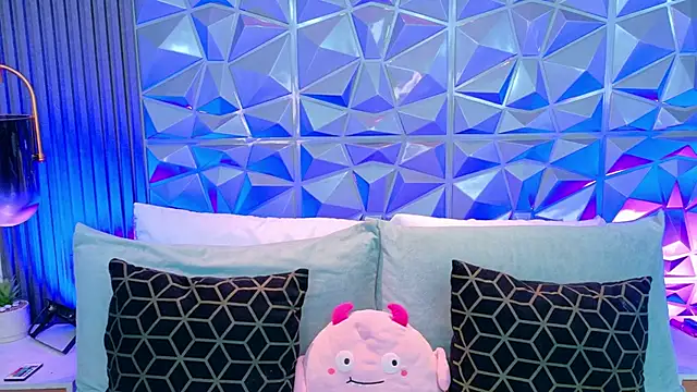 AdelineJhones online show from 27, 3, 2026