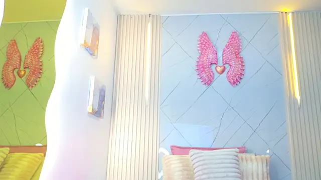 Snapshot of Sara_swift9 chatting on 16, 11, 2025 Sara swift9 online show from 16, 11, 2025