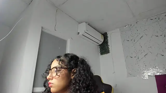 Snapshot of emily_stars1 chatting on 3, 2, 2026 emily stars1 online show from 3, 2, 2026