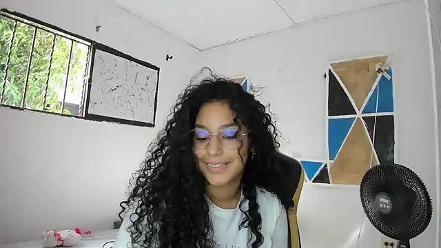 Snapshot of emily_stars1 chatting on 5, 3, 2026 emily stars1 online show from 5, 3, 2026