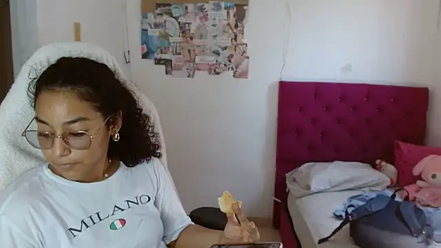 Snapshot of emily_stars1 chatting on 27, 3, 2026 emily stars1 online show from 27, 3, 2026