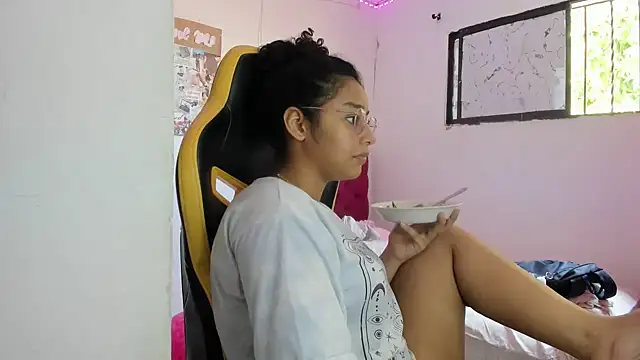 Snapshot of emily_stars1 chatting on 31, 3, 2026 emily stars1 online show from 31, 3, 2026