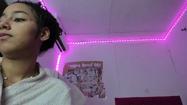 Snapshot of emily_stars1 chatting on 1, 4, 2026 emily stars1 online show from 1, 4, 2026