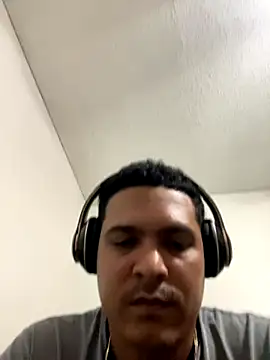 Snapshot of marchalltv chatting on 22, 10, 2025 marchalltv online show from 22, 10, 2025
