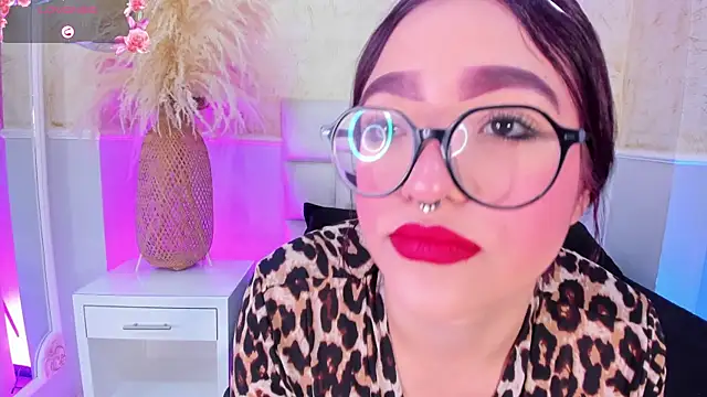 AlmaLopez  online show from 13, 12, 2025