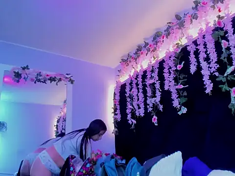Gabyy Cooper  online show from 28, 6, 2026