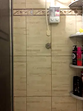 Snapshot of MAVI_EC chatting on 25, 11, 2025 MAVI EC online show from 25, 11, 2025