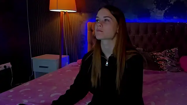 LuisaClover online show from 30, 11, 2025