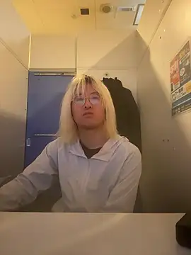 Snapshot of MUIMUICHAN27 chatting on 30, 11, 2025 MUIMUICHAN27 online show from 30, 11, 2025