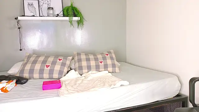 SeleneGibson   online show from 2, 4, 2026