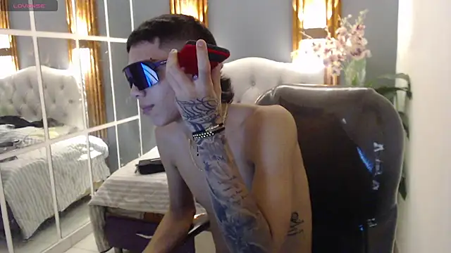 Snapshot of paul_ponce chatting on 18, 12, 2025 paul ponce online show from 18, 12, 2025