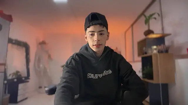 Sebastian Reed online show from 2, 3, 2026