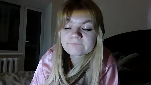 Snapshot of AuroraXRoses chatting on 29, 10, 2025 AuroraXRoses online show from 29, 10, 2025