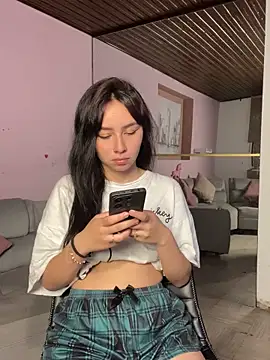 Nexxus Pink online show from 4, 11, 2025