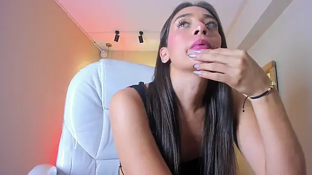 Snapshot of NahimiThompson chatting on 7, 5, 2026 NahimiThompson online show from 7, 5, 2026
