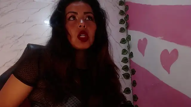 Snapshot of amara_leoncm chatting on 24, 10, 2025 amara leoncm online show from 24, 10, 2025