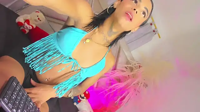 Snapshot of shopy_horny chatting on 8, 7, 2026 shopy horny online show from 8, 7, 2026