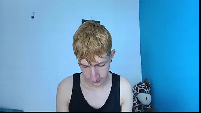 Snapshot of Erick_Taylor3 chatting on 19, 4, 2026 Erick Taylor3 online show from 19, 4, 2026