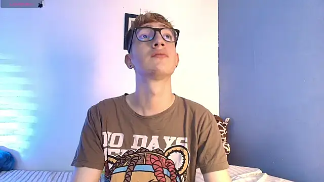 Snapshot of Erick_Taylor3 chatting on 4, 5, 2026 Erick Taylor3 online show from 4, 5, 2026